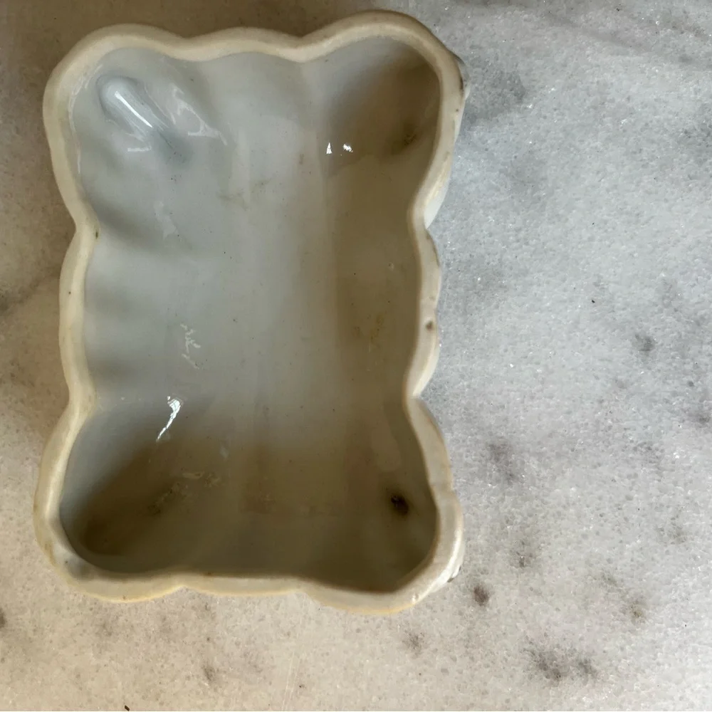 Elegant White and Gold Ceramic Trinket Box vintage